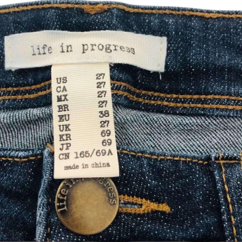 Life In Progress Distressed Skinny Jeans - Picture 6 of 9
